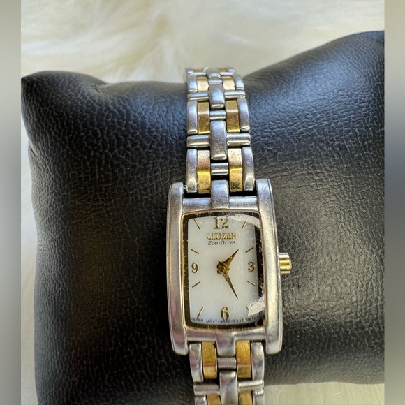 CITIZEN ECO-DRIVE WOMEN’S WATCH IN PRE-OWNED CONDITION